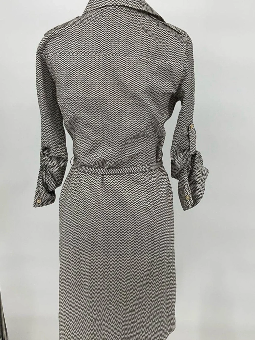 Lightweight Tory Burch Black and White Zigzag Shirt Dress ☀️ - Picture 2 of 4